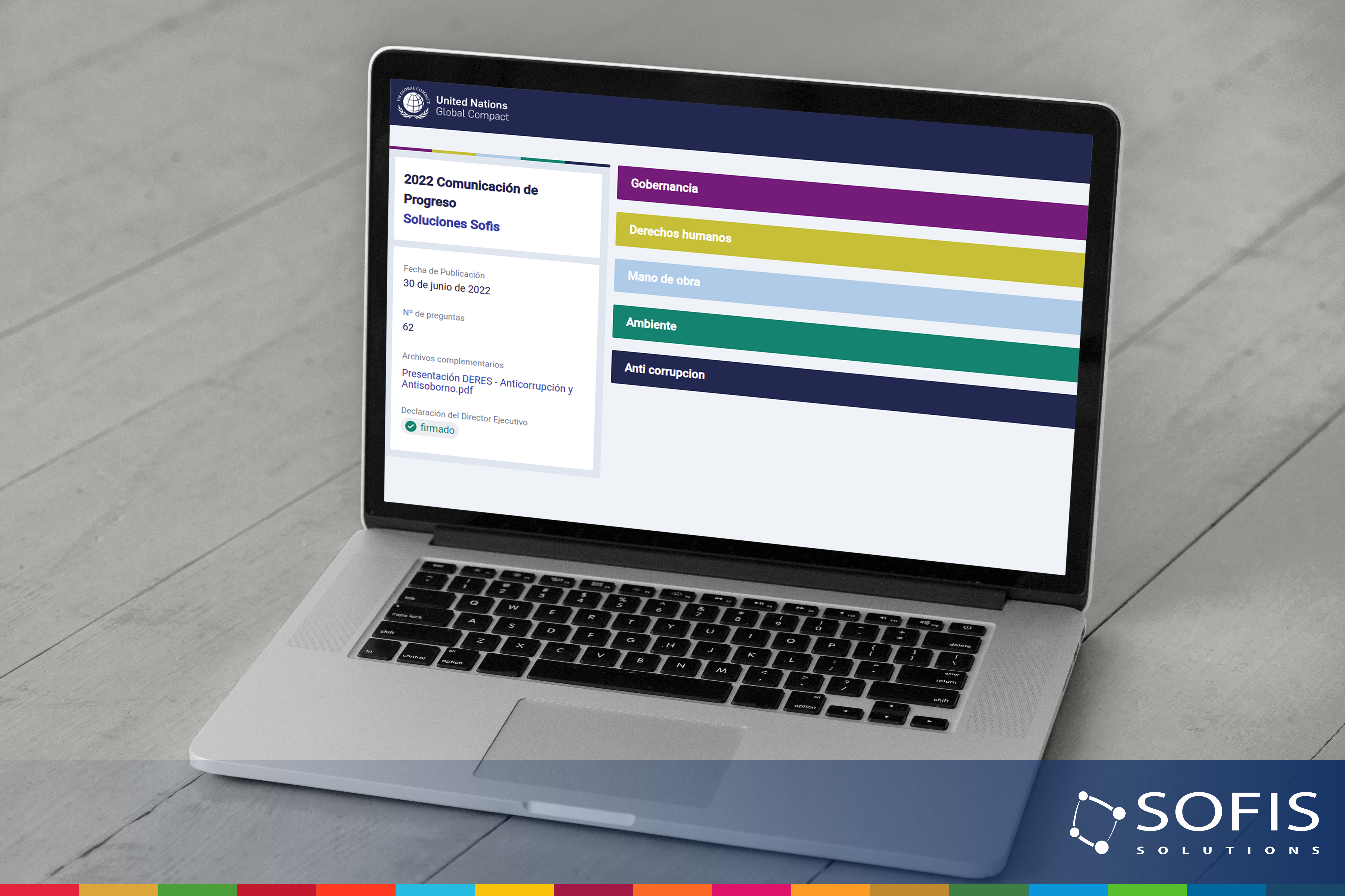 Computadora mostrando la pantalla principal del CoP de Sofis Solutions